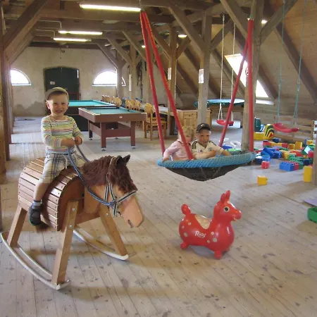 Ferienbauernhof Liesenberg Obstwiesenhaus Pflaumenbaum * Fehmarn