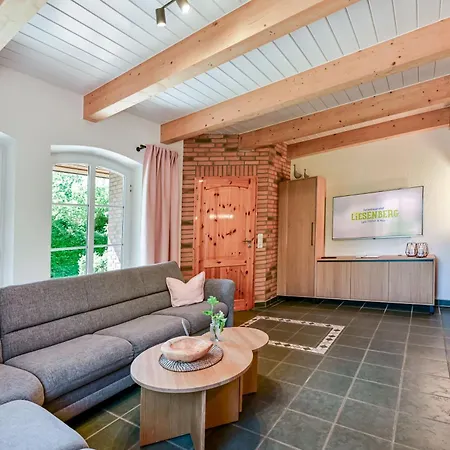 Ferienbauernhof Liesenberg Obstwiesenhaus Pflaumenbaum