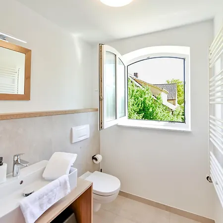Ferienbauernhof Liesenberg Obstwiesenhaus Pflaumenbaum Tatil Evi Fehmarn