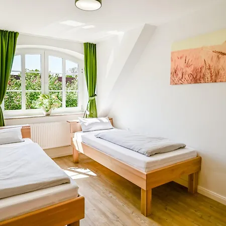 Ferienbauernhof Liesenberg Obstwiesenhaus Pflaumenbaum * Fehmarn